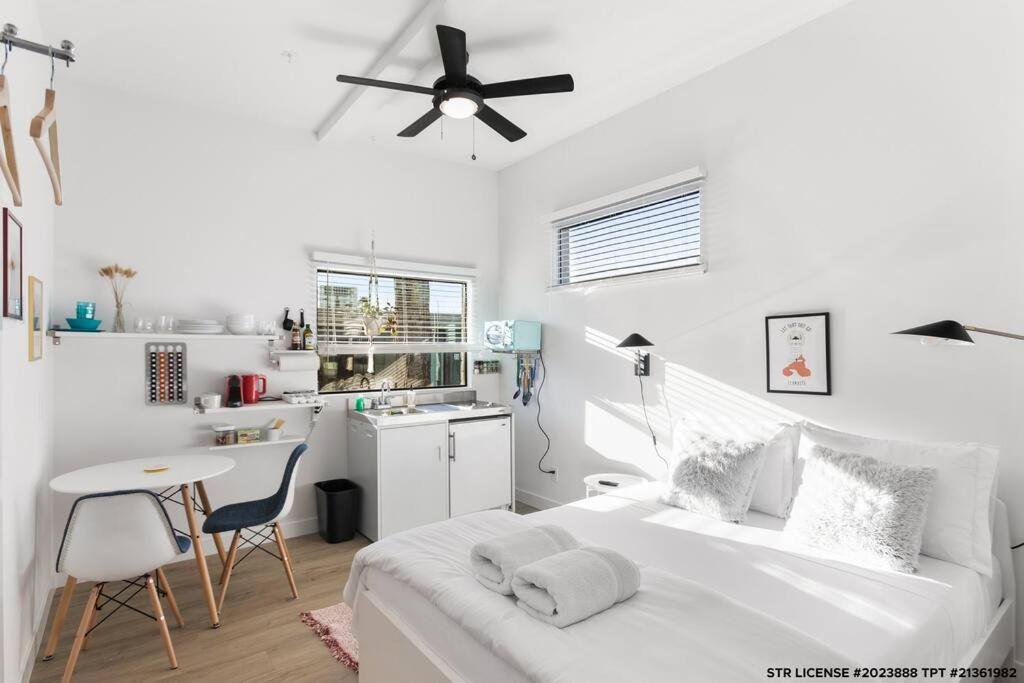 Micro Studio With Balcony & Pool View - Walk To Ot Scottsdale Exterior foto